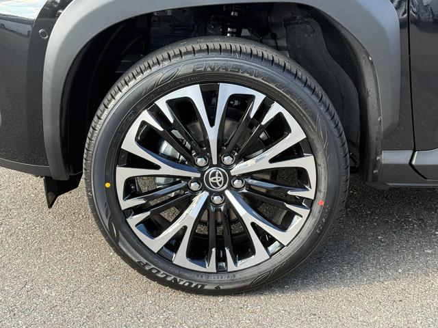 ヤリスクロス ハイブリッドＺ　トヨタチームメイトアドバンストパーク＋パノラミックビューモニター＋パーキングサポートブレーキ／ハンズフリーパワーバックドア／ブラインドスポットモニター／ディスプレイナビ／前席シートヒーター／ＥＴＣ（9枚目）