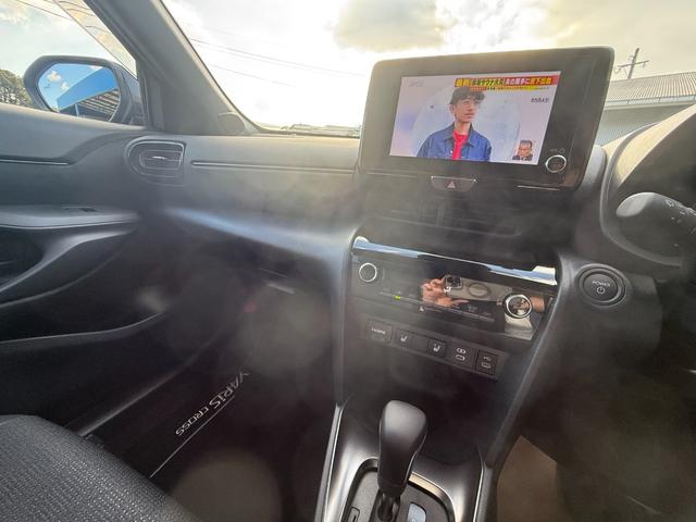 ヤリスクロス ハイブリッドＺ　トヨタチームメイトアドバンストパーク＋パノラミックビューモニター＋パーキングサポートブレーキ／ハンズフリーパワーバックドア／ブラインドスポットモニター／ディスプレイナビ／前席シートヒーター／ＥＴＣ（23枚目）