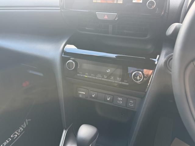 ヤリスクロス ハイブリッドＺ　トヨタチームメイトアドバンストパーク＋パノラミックビューモニター＋パーキングサポートブレーキ／ハンズフリーパワーバックドア／ブラインドスポットモニター／ディスプレイナビ／前席シートヒーター／ＥＴＣ（24枚目）