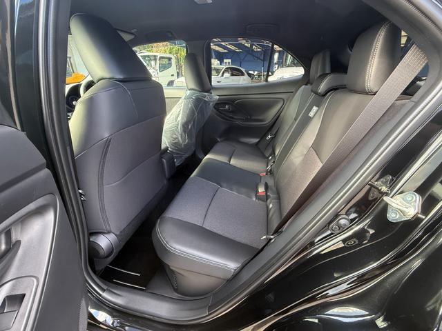 ヤリスクロス ハイブリッドＺ　トヨタチームメイトアドバンストパーク＋パノラミックビューモニター＋パーキングサポートブレーキ／ハンズフリーパワーバックドア／ブラインドスポットモニター／ディスプレイナビ／前席シートヒーター／ＥＴＣ（29枚目）