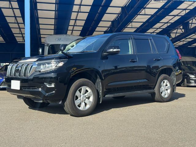 ���I���ꂽ�L�x�ȍ݌ɂŁA���q�l�Ƀs�b�^���̂��Ԃ�����Ēv���܂��B