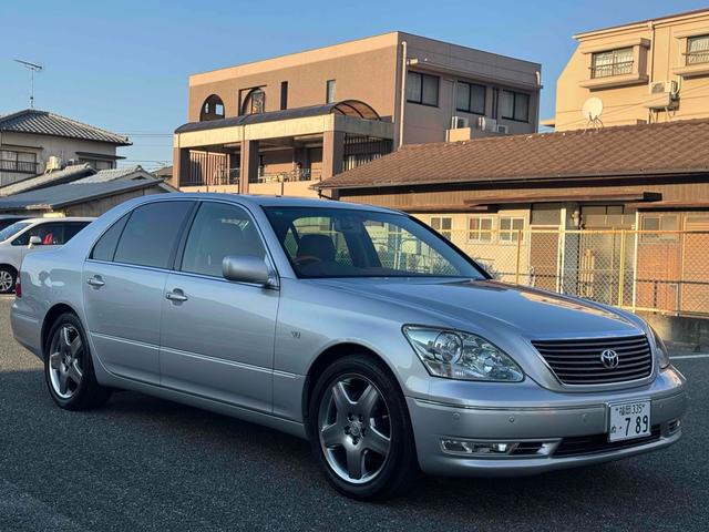 セルシオ ｅＲ仕様　サンルーフ　本革　ドライブレコーダー　クリアランスソナー　オートクルーズコントロール　バックカメラ　ナビ　アルミホイール　ＨＩＤ　ＡＴ　シートヒーター　スマートキー　電動格納ミラー　盗難防止システム（2枚目）