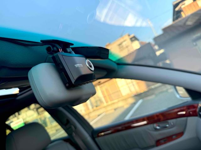 セルシオ ｅＲ仕様　サンルーフ　本革　ドライブレコーダー　クリアランスソナー　オートクルーズコントロール　バックカメラ　ナビ　アルミホイール　ＨＩＤ　ＡＴ　シートヒーター　スマートキー　電動格納ミラー　盗難防止システム（10枚目）