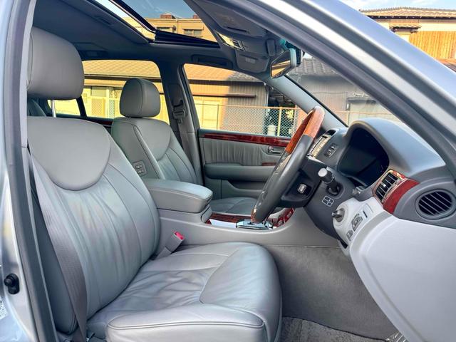 セルシオ ｅＲ仕様　サンルーフ　本革　ドライブレコーダー　クリアランスソナー　オートクルーズコントロール　バックカメラ　ナビ　アルミホイール　ＨＩＤ　ＡＴ　シートヒーター　スマートキー　電動格納ミラー　盗難防止システム（12枚目）