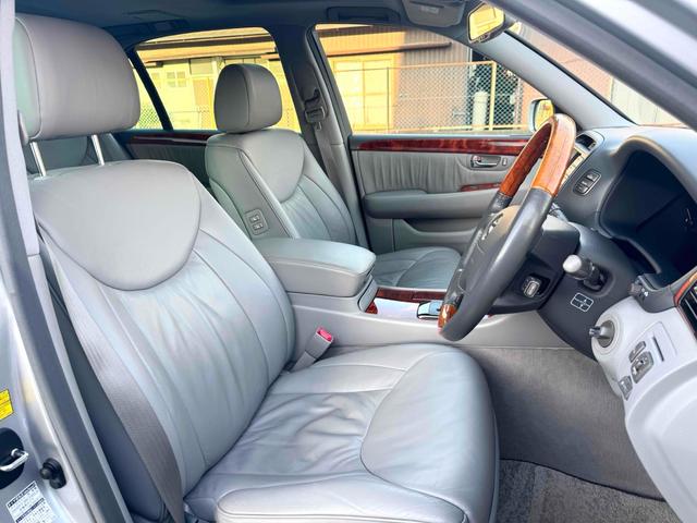 セルシオ ｅＲ仕様　サンルーフ　本革　ドライブレコーダー　クリアランスソナー　オートクルーズコントロール　バックカメラ　ナビ　アルミホイール　ＨＩＤ　ＡＴ　シートヒーター　スマートキー　電動格納ミラー　盗難防止システム（13枚目）