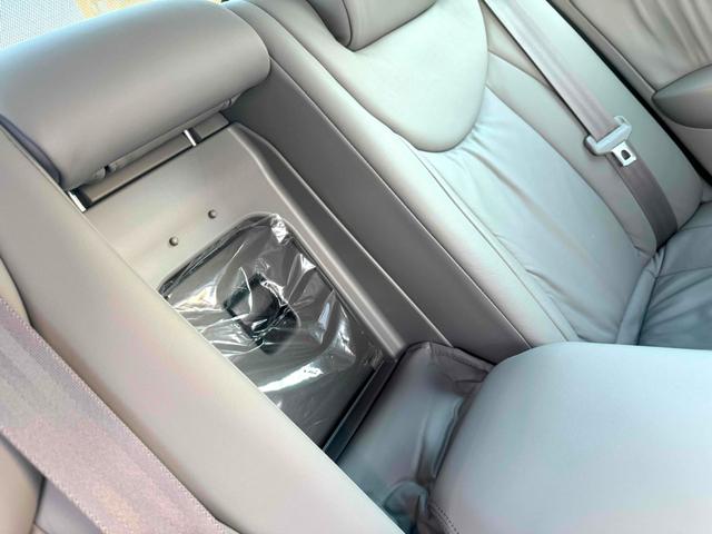 セルシオ ｅＲ仕様　サンルーフ　本革　ドライブレコーダー　クリアランスソナー　オートクルーズコントロール　バックカメラ　ナビ　アルミホイール　ＨＩＤ　ＡＴ　シートヒーター　スマートキー　電動格納ミラー　盗難防止システム（30枚目）