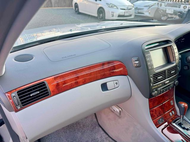 セルシオ ｅＲ仕様　サンルーフ　本革　ドライブレコーダー　クリアランスソナー　オートクルーズコントロール　バックカメラ　ナビ　アルミホイール　ＨＩＤ　ＡＴ　シートヒーター　スマートキー　電動格納ミラー　盗難防止システム（33枚目）