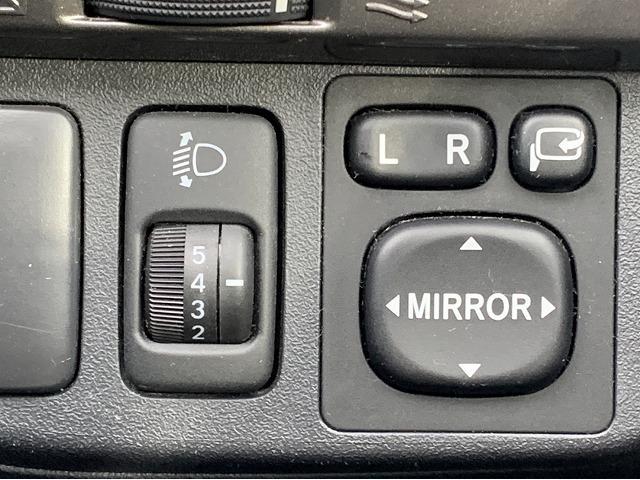 X EBD付ABS/エアバッグ 運転席/エアバッグ 助手席/衝突安全ボディ/パワーウインドウ/キーレスエントリー/オートエアコン/パワーステアリング/盗難防止システム/取扱説明書・保証書/ユーザー買取車(12枚目)
