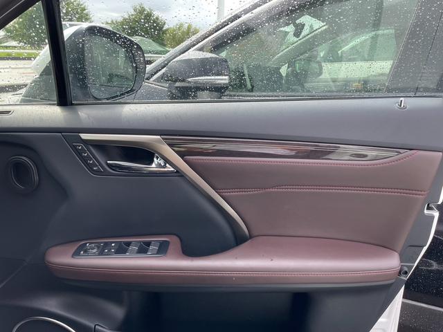 RX300バージョンL サンルーフ/純正 メモリーナビ/衝突安全装置/シートヒーター 全席/車線逸脱防止支援システム/シート フルレザー/パーキングアシスト バックガイド/電動バックドア/ドライブレコーダー 社外 革シート(27枚目)