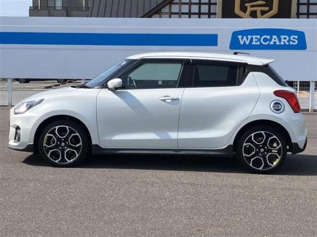 スイフトスポーツ スポーツ　社外　ＳＤナビ／衝突安全装置／シートヒーター　運転席／ヘッドランプ　ＬＥＤ／Ｂｌｕｅｔｏｏｔｈ接続／ＥＴＣ／ＥＢＤ付ＡＢＳ／横滑り防止装置／フルセグＴＶ／エアバッグ　運転席／エアバッグ　助手席（2枚目）