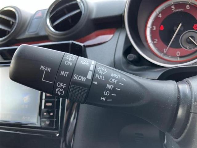 スイフトスポーツ スポーツ　社外　ＳＤナビ／衝突安全装置／シートヒーター　運転席／ヘッドランプ　ＬＥＤ／Ｂｌｕｅｔｏｏｔｈ接続／ＥＴＣ／ＥＢＤ付ＡＢＳ／横滑り防止装置／フルセグＴＶ／エアバッグ　運転席／エアバッグ　助手席（17枚目）