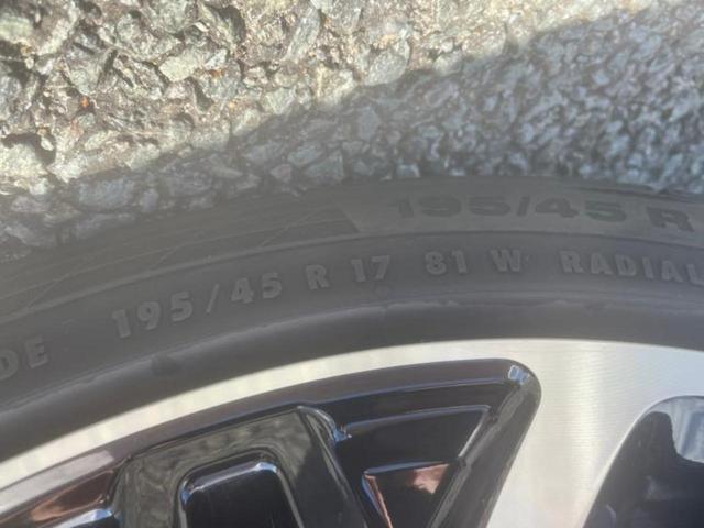 スイフトスポーツ スポーツ　新品タイヤ／保証書／純正　９インチ　ＳＤナビ／衝突安全装置／シートヒーター　運転席／全方位モニター用カメラ／ヘッドランプ　ＬＥＤ／Ｂｌｕｅｔｏｏｔｈ接続／ＥＴＣ／ＥＢＤ付ＡＢＳ／横滑り防止装置　禁煙車（43枚目）