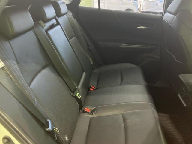 ハリアーハイブリッド Ｚレザーパッケージ　新品タイヤ／ＪＢＬ／保証書／ディスプレイオーディオ＋ナビ１２．３インチ／デジタルインナーミラー／衝突安全装置／シートエアコン／パノラミックビューモニター／車線逸脱防止支援システム／シート　合皮　禁煙車（6枚目）