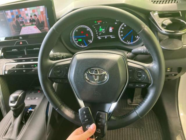 ハリアーハイブリッド Ｚレザーパッケージ　新品タイヤ／ＪＢＬ／保証書／ディスプレイオーディオ＋ナビ１２．３インチ／デジタルインナーミラー／衝突安全装置／シートエアコン／パノラミックビューモニター／車線逸脱防止支援システム／シート　合皮　禁煙車（15枚目）