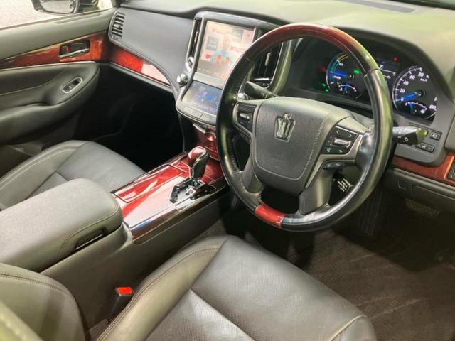 クラウンマジェスタ マジェスタFバージョン 保証書/純正 8インチ メモリーナビ/トヨタセーフティセンス/エアーシート 全席/パノラミックビューモニター/車線逸脱防止支援システム/シート フルレザー/パーキングアシスト バックガイド 革シート(5枚目)