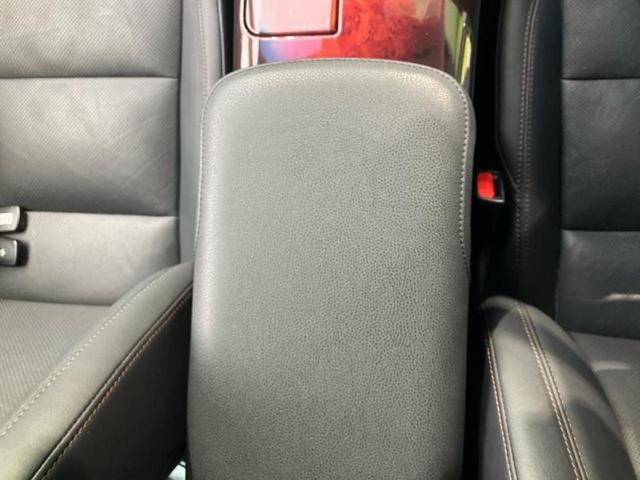 クラウンマジェスタ マジェスタFバージョン 保証書/純正 8インチ メモリーナビ/トヨタセーフティセンス/エアーシート 全席/パノラミックビューモニター/車線逸脱防止支援システム/シート フルレザー/パーキングアシスト バックガイド 革シート(31枚目)