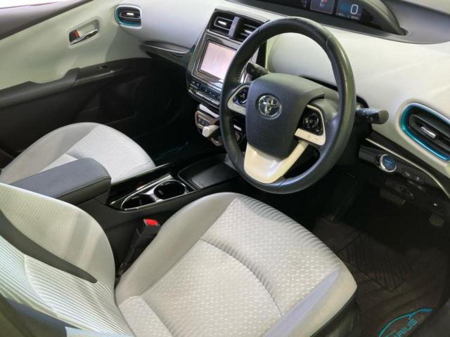 プリウス A 新品タイヤ/保証書/純正 SDナビ/スマートアシスト(トヨタ・ダイハツ)/車線逸脱防止支援システム/パーキングアシスト 自動操舵/ヘッドランプ LED/Bluetooth接続/ETC バックカメラ(5枚目)