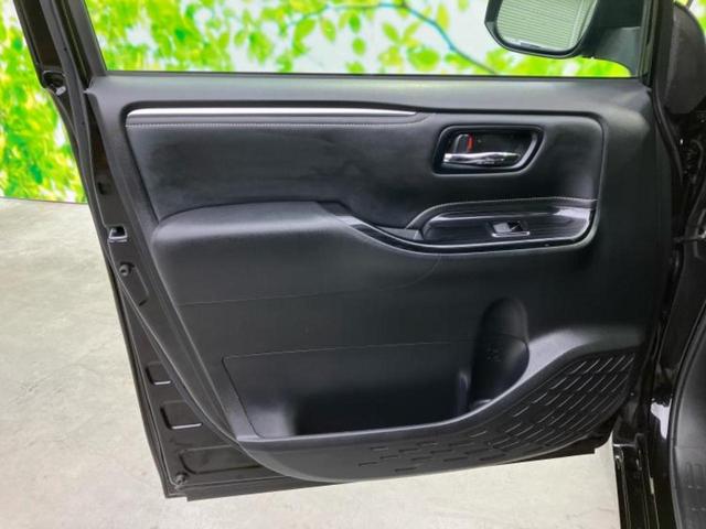 エスクァイア Ｇｉプレミアムパッケージブラックテーラード　新品タイヤ／社外　９インチ　ＳＤナビ／フリップダウンモニター／トヨタセーフティセンス／シートヒーター　前席／車線逸脱防止支援システム／シート　ハーフレザー／ドライブレコーダー　前後　バックカメラ（22枚目）