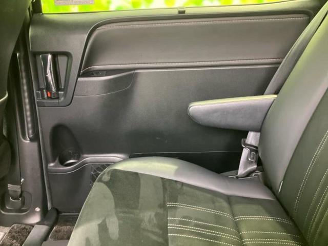 エスクァイア Ｇｉプレミアムパッケージブラックテーラード　新品タイヤ／社外　９インチ　ＳＤナビ／フリップダウンモニター／トヨタセーフティセンス／シートヒーター　前席／車線逸脱防止支援システム／シート　ハーフレザー／ドライブレコーダー　前後　バックカメラ（24枚目）