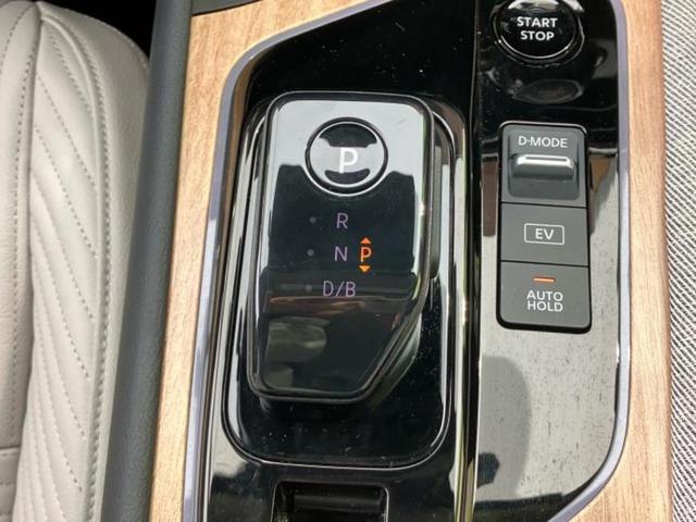 オーラ Ｇレザーエディション　新品タイヤ／保証書／純正　９インチ　メモリーナビ／インテリジェントルームミラー／エマージェンシーブレーキ／シートヒーター　前席／アラウンドビューモニター／車線逸脱防止支援システム／シート　フルレザー（18枚目）