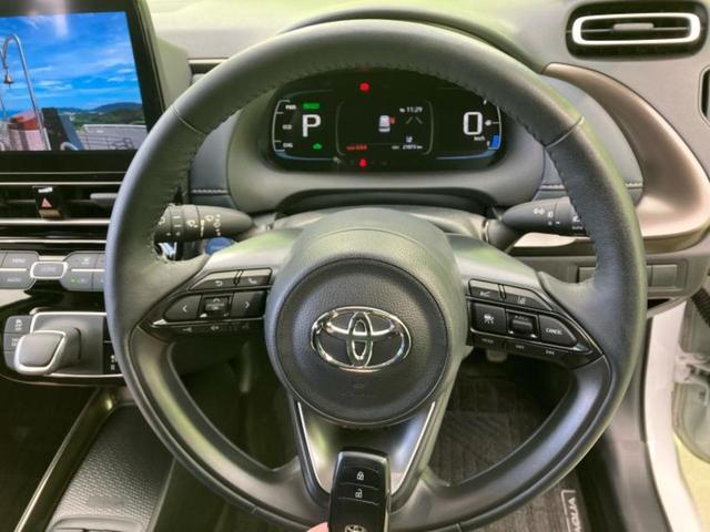 アクア Ｚ　新品タイヤ／ディスプレイオーディオ＋ナビ１０インチ／衝突安全装置／シートヒーター　前席／パノラミックビューモニター／車線逸脱防止支援システム／シート　ハーフレザー／ヘッドランプ　ＬＥＤ　全周囲カメラ（15枚目）