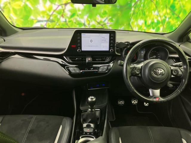 Ｃ－ＨＲ Ｓ－Ｔ　ＧＲスポーツ　新品タイヤ／ディスプレイオーディオ／トヨタセーフティセンス／パノラミックビューモニター／車線逸脱防止支援システム／ヘッドランプ　ＬＥＤ／Ｂｌｕｅｔｏｏｔｈ接続／ＥＴＣ／横滑り防止装置／ターボ（4枚目）