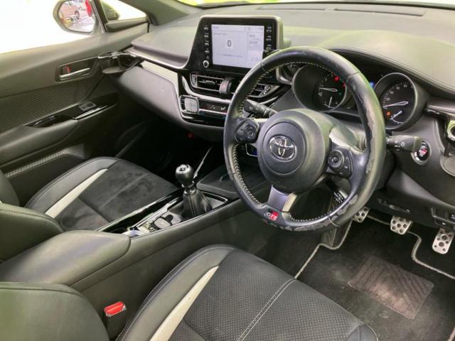 Ｃ－ＨＲ Ｓ－Ｔ　ＧＲスポーツ　新品タイヤ／ディスプレイオーディオ／トヨタセーフティセンス／パノラミックビューモニター／車線逸脱防止支援システム／ヘッドランプ　ＬＥＤ／Ｂｌｕｅｔｏｏｔｈ接続／ＥＴＣ／横滑り防止装置／ターボ（5枚目）