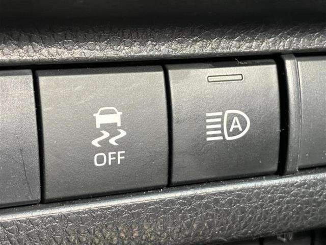 ハリアー Ｚ　新品タイヤ／純正エアロ／ＪＢＬ／保証書／純正　ＳＤナビ／デジタルインナーミラー／衝突安全装置／車線逸脱防止支援システム／シート　ハーフレザー／電動バックドア／ヘッドランプ　ＬＥＤ　衝突被害軽減システム（18枚目）