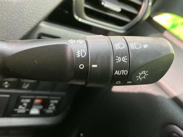 ヴォクシー ＺＳキラメキ　新品タイヤ／社外エアロ／保証書／社外　１１インチ　ＳＤナビ／フリップダウンモニター　社外　１２．８インチ／両側電動スライドドア／ヘッドランプ　ＬＥＤ／Ｂｌｕｅｔｏｏｔｈ接続／ＥＴＣ　バックカメラ（17枚目）