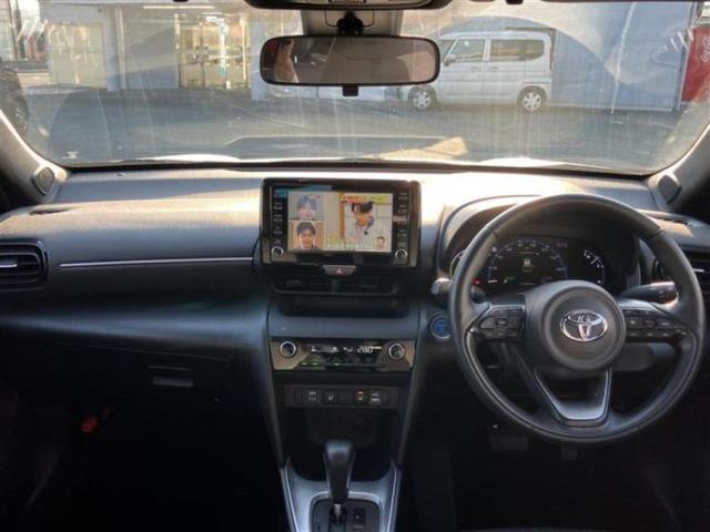 ヤリスクロス ハイブリッドＺ　新品タイヤ／ディスプレイオーディオ８インチ／トヨタセーフティセンス／シートヒーター　前席／パノラミックビューモニター／車線逸脱防止支援システム／シート　ハーフレザー／ヘッドランプ　ＬＥＤ　全周囲カメラ（4枚目）