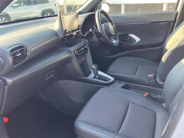 ヤリスクロス ハイブリッドＺ　新品タイヤ／ディスプレイオーディオ８インチ／トヨタセーフティセンス／シートヒーター　前席／パノラミックビューモニター／車線逸脱防止支援システム／シート　ハーフレザー／ヘッドランプ　ＬＥＤ　全周囲カメラ（6枚目）