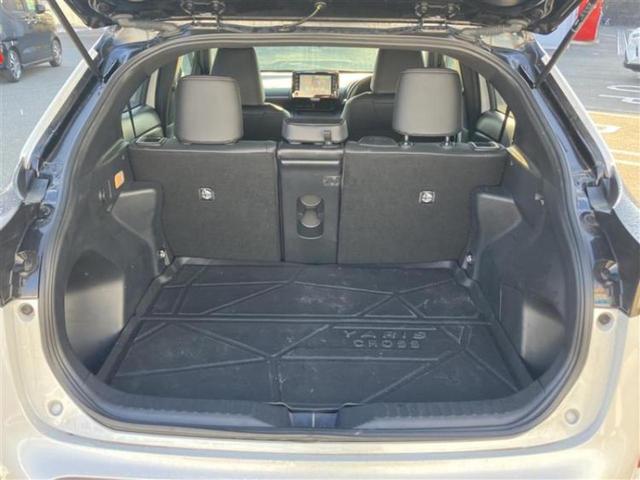 ヤリスクロス ハイブリッドＺ　新品タイヤ／ディスプレイオーディオ８インチ／トヨタセーフティセンス／シートヒーター　前席／パノラミックビューモニター／車線逸脱防止支援システム／シート　ハーフレザー／ヘッドランプ　ＬＥＤ　全周囲カメラ（8枚目）