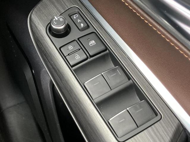 ハリアーハイブリッド Ｚレザーパッケージ　新品タイヤ／保証書／純正　ＳＤナビ／デジタルインナーミラー／衝突安全装置／シートヒーター　前席／パノラミックビューモニター／車線逸脱防止支援システム／シート　合皮／電動バックドア　衝突被害軽減システム（30枚目）