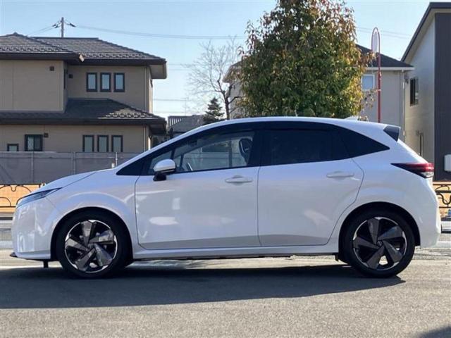 オーラ Ｇレザーエディション　ＢＯＳＥ／保証書／純正　ＳＤナビ／インテリジェントルームミラー／全方位モニター／車線逸脱防止支援システム／シート　合皮／ヘッドランプ　ＬＥＤ／ＨＤＭＩ接続／ＥＴＣ２．０／ＥＢＤ付ＡＢＳ　全周囲カメラ（2枚目）