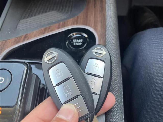 オーラ Ｇレザーエディション　ＢＯＳＥ／保証書／純正　ＳＤナビ／インテリジェントルームミラー／全方位モニター／車線逸脱防止支援システム／シート　合皮／ヘッドランプ　ＬＥＤ／ＨＤＭＩ接続／ＥＴＣ２．０／ＥＢＤ付ＡＢＳ　全周囲カメラ（17枚目）