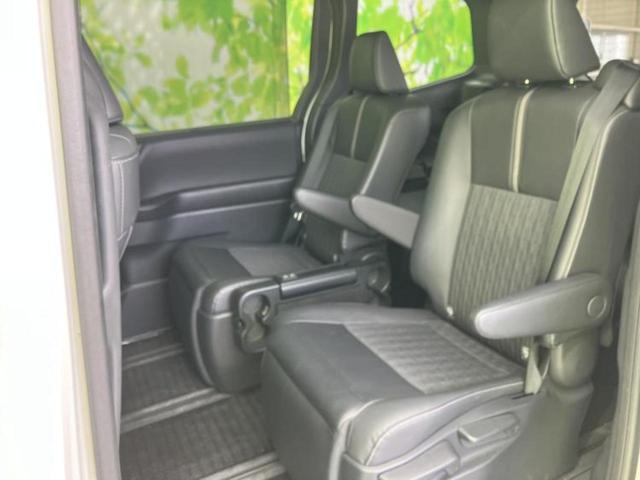 ノア Ｓ－Ｚ　保証書／ディスプレイオーディオ＋ナビ１０インチ／フリップダウンモニター　純正　１４インチ／トヨタセーフティセンス／両側電動スライドドア／シートヒーター　前席／車線逸脱防止支援システム　バックカメラ（8枚目）