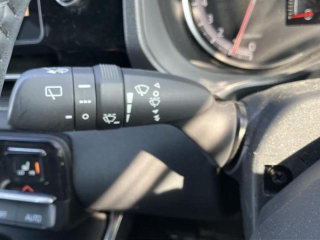 ノア Ｓ－Ｚ　保証書／ディスプレイオーディオ＋ナビ１０インチ／フリップダウンモニター　純正　１４インチ／トヨタセーフティセンス／両側電動スライドドア／シートヒーター　前席／車線逸脱防止支援システム　バックカメラ（16枚目）