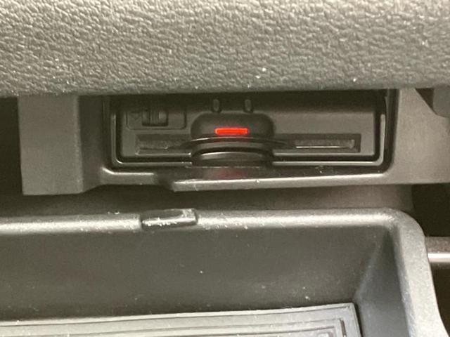 セレナ ハイウェイスターＶセレクション　新品タイヤ／保証書／純正　９インチ　ＳＤナビ／後席モニター　純正　９インチ／衝突安全装置／両側電動スライドドア／アラウンドビューモニター／車線逸脱防止支援システム／ドライブレコーダー　社外　ＤＶＤ再生（26枚目）