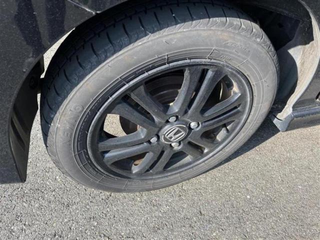 Ｎ－ＢＯＸカスタム ＳＳブラックスタイルパッケージ　新品タイヤ／純正　ＳＤナビ／両側電動スライドドア／シートヒーター　前席／ヘッドランプ　ＨＩＤ／Ｂｌｕｅｔｏｏｔｈ接続／ＥＴＣ／ＥＢＤ付ＡＢＳ／横滑り防止装置／アイドリングストップ／バックモニター（17枚目）