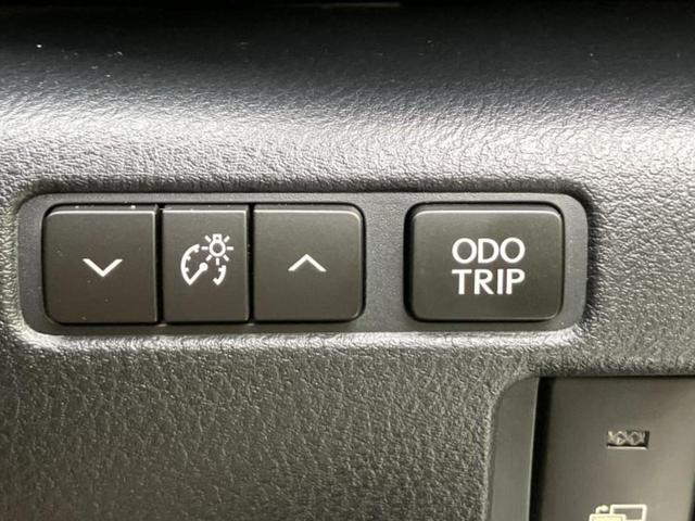 ＩＳ ＩＳ２００ｔ　Ｆスポーツ　サンルーフ／保証書／純正　ＳＤナビ／シートヒーター　前席／シート　ハーフレザー／ドライブレコーダー　前後／ヘッドランプ　ＬＥＤ／Ｂｌｕｅｔｏｏｔｈ接続／ＥＴＣ／ＥＢＤ付ＡＢＳ／横滑り防止装置　禁煙車（27枚目）