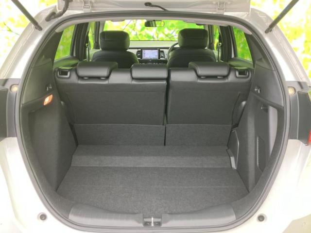 フィット ｅＨＥＶリュクス　保証書／純正　８インチ　ＳＤナビ／ホンダセンシング／シートヒーター　前席／車線逸脱防止支援システム／シート　ハーフレザー／ヘッドランプ　ＬＥＤ／Ｂｌｕｅｔｏｏｔｈ接続／ＥＴＣ／ＥＢＤ付ＡＢＳ（19枚目）