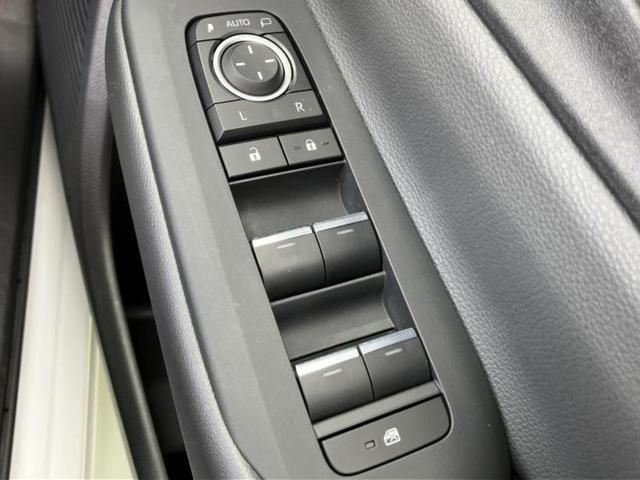 プリウス Ｚ　ガラスルーフ／保証書／ディスプレイオーディオ／デジタルインナーミラー／トヨタセーフティセンス／エアーシート　前席／全方位モニター／車線逸脱防止支援システム／シート　合皮　衝突被害軽減システム　ドラレコ（32枚目）