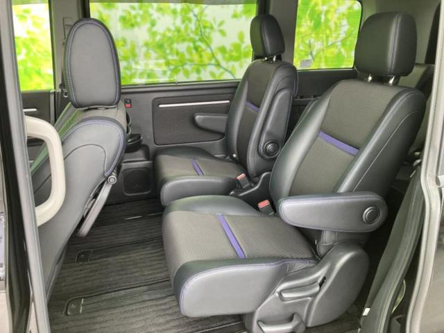 ステップワゴンスパーダ スパーダクールスピリット・ＨＳブラックスタイル　新品タイヤ／保証書／純正　１０インチ　ＳＤナビ／フリップダウンモニター　純正　１１．６インチ／ホンダセンシング／両側電動スライドドア／シートヒーター　前席／車線逸脱防止支援システム　バックカメラ（8枚目）