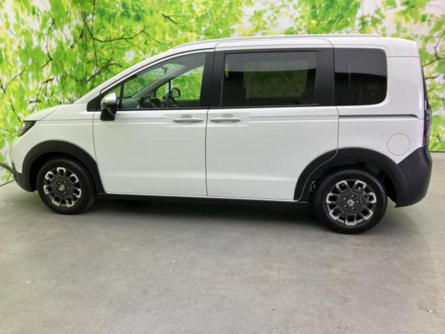 フリード クロスター　保証書／純正　８インチ　ナビ／ホンダセンシング／両側電動スライドドア／シートヒーター　前席／車線逸脱防止支援システム／シート　ハーフレザー／登録済未使用車／ヘッドランプ　ＬＥＤ　衝突被害軽減システム（2枚目）