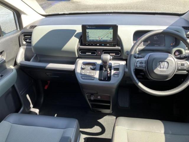 フリード クロスター　保証書／純正　８インチ　ナビ／ホンダセンシング／両側電動スライドドア／シートヒーター　前席／車線逸脱防止支援システム／シート　ハーフレザー／登録済未使用車／ヘッドランプ　ＬＥＤ　衝突被害軽減システム（4枚目）