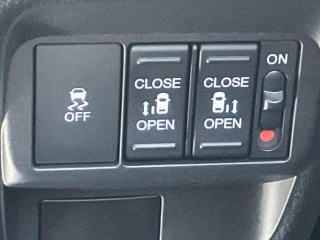 フリード クロスター　保証書／純正　８インチ　ナビ／ホンダセンシング／両側電動スライドドア／シートヒーター　前席／車線逸脱防止支援システム／シート　ハーフレザー／登録済未使用車／ヘッドランプ　ＬＥＤ　衝突被害軽減システム（18枚目）