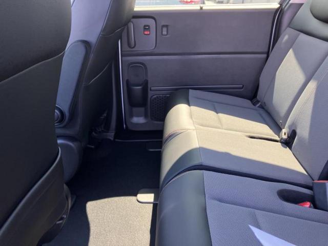 フリード クロスター　保証書／純正　８インチ　ナビ／ホンダセンシング／両側電動スライドドア／シートヒーター　前席／車線逸脱防止支援システム／シート　ハーフレザー／登録済未使用車／ヘッドランプ　ＬＥＤ　衝突被害軽減システム（23枚目）