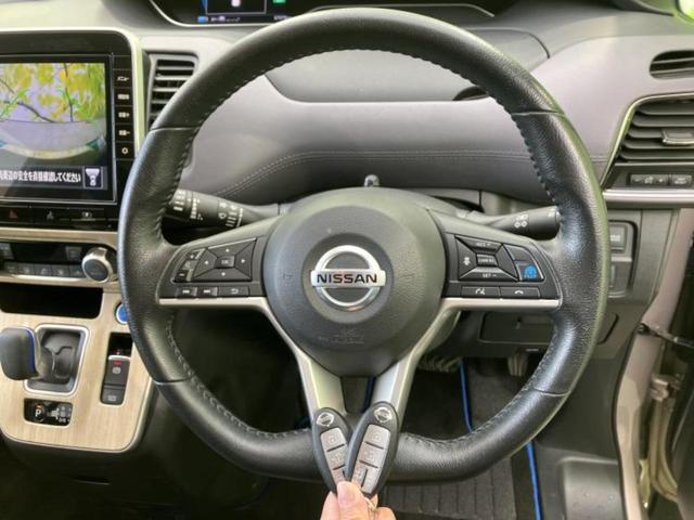 セレナ eパワーハイウェイスターV 保証書/純正 9インチ SDナビ/フリップダウンモニター/インテリジェントルームミラー/エマージェンシーブレーキ/両側電動スライドドア/アラウンドビューモニター/車線逸脱防止支援システム 全周囲カメラ(14枚目)