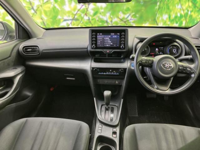 ヤリスクロス ハイブリッドＸ　保証書／衝突安全装置／車線逸脱防止支援システム／ヘッドランプ　ＬＥＤ／Ｂｌｕｅｔｏｏｔｈ接続／ＥＴＣ／ＥＢＤ付ＡＢＳ／横滑り防止装置／アイドリングストップ／クルーズコントロール／バックモニター（4枚目）