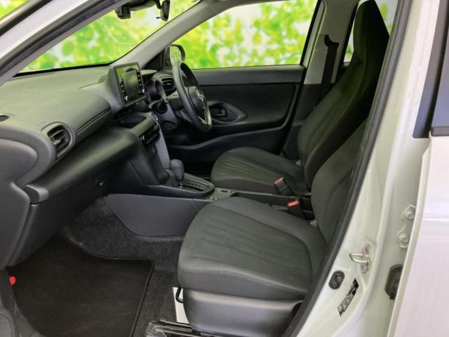 ヤリスクロス ハイブリッドＸ　保証書／衝突安全装置／車線逸脱防止支援システム／ヘッドランプ　ＬＥＤ／Ｂｌｕｅｔｏｏｔｈ接続／ＥＴＣ／ＥＢＤ付ＡＢＳ／横滑り防止装置／アイドリングストップ／クルーズコントロール／バックモニター（7枚目）